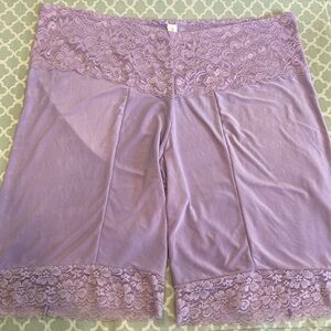 Undersummers Lavender Signature Lace Slipshort 9” Inseam 2X